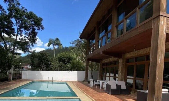 Nova Friburgo Cottage | Beautiful large house, with swimming pool and garden, in the middle of the exuberant nature of the Serra!