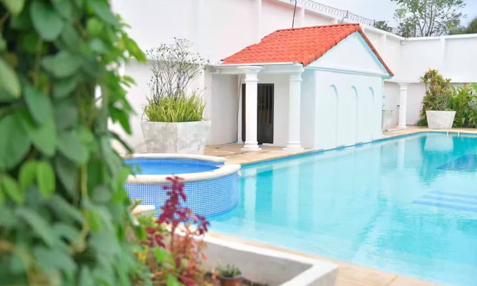 Ciudad Cariari House | Beautiful large palace with huge private pool less than 10min from the airport