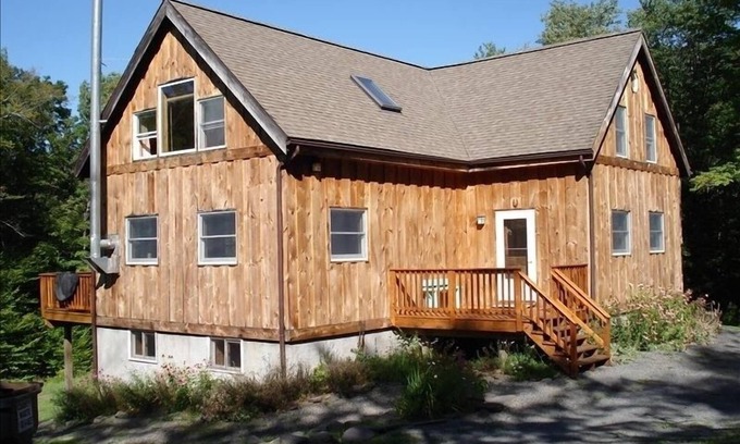 Phoenicia House | Beautiful large Woodland Valley/Phoenicia post & beam cabin with seasonal stream