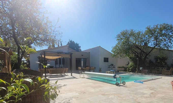 Salleles-d'Aude Villa | Beautiful luxury villa with a private pool