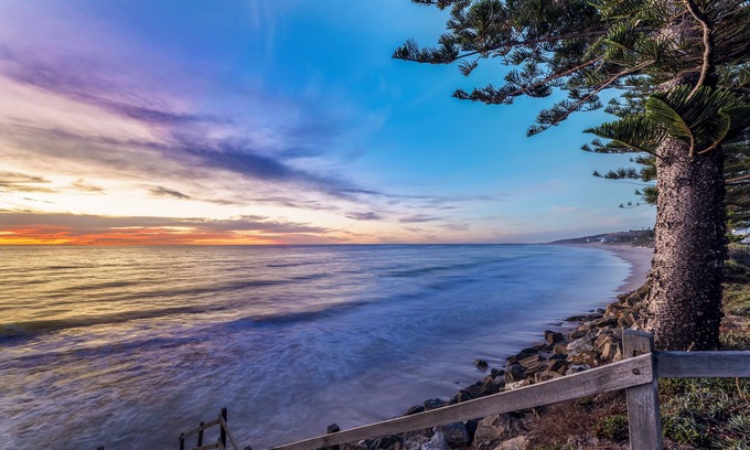 Christies Beach House | Beautiful new house only 5 minutes walk to the beach!