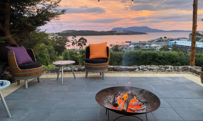 Orford House | Beautiful Orford with Maria Island Views.nPet Friendly and Loads of Space