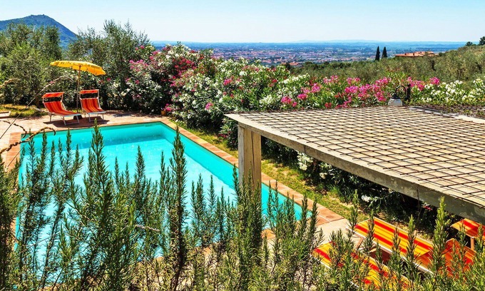 Pieve a Nievole Villa | Beautiful private villa with hot tub, private pool, WIFI, A/C, TV, patio, pets allowed and parking