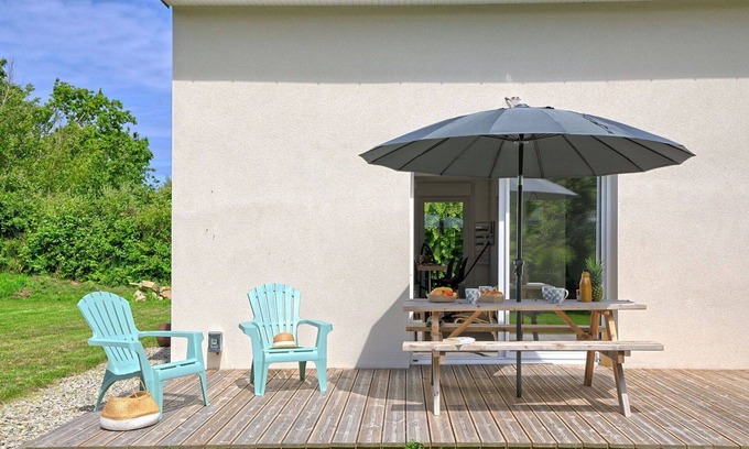 Plougrescant House | Beautiful private villa for 4 guests with TV, terrace and parking