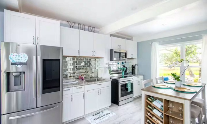Morehead City House | Beautiful private guest house with water views