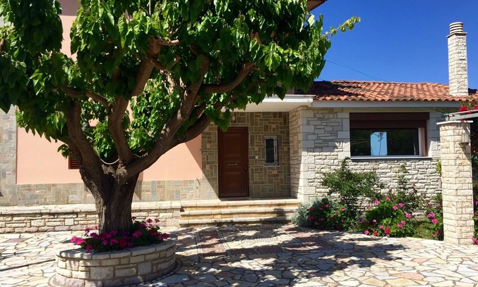 Kakovatos House | Beautiful private home in Zacharo