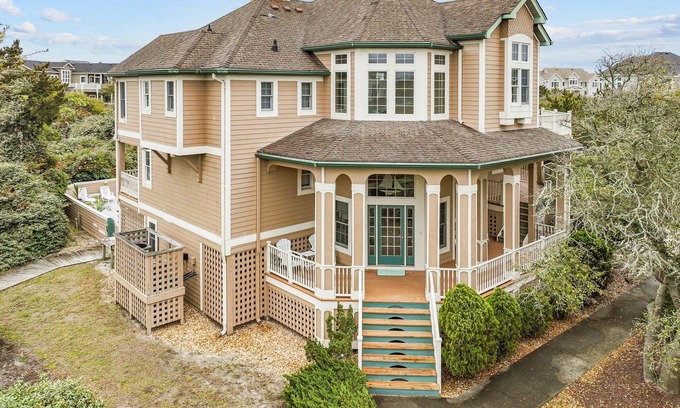 Pine Island House | Beautiful Private Home with Amenities and Walkway Next Door