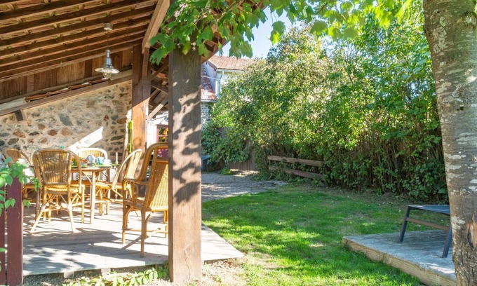 Chiddes House | Beautiful private villa for 4 guests with WIFI, TV, terrace, pets allowed and parking