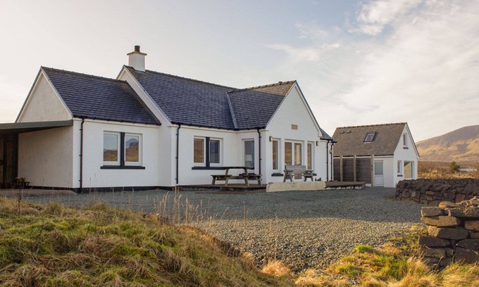 Staffin House | Beautiful private villa for 6 people with WIFI, TV and parking
