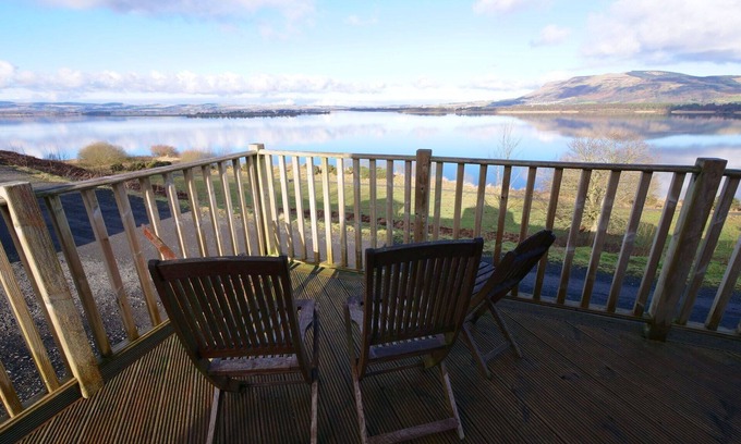 Kinross House | Beautiful private villa for 5 guests with WIFI, TV, terrace, pets allowed and parking