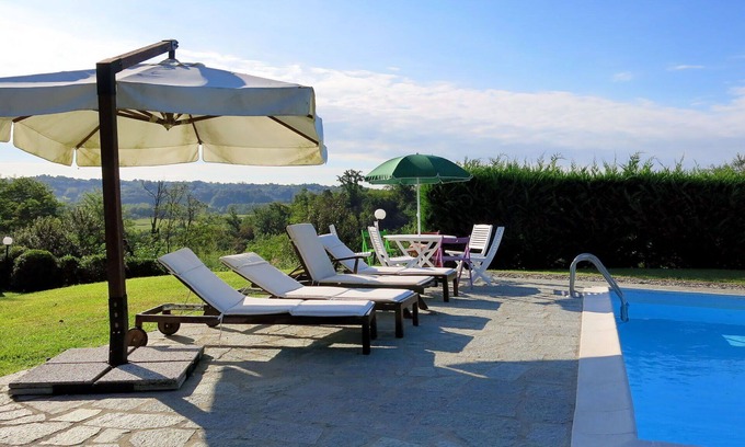 Capriglio House | Beautiful private villa for 10 guests with private pool, WIFI, TV, terrace, pets allowed and par.