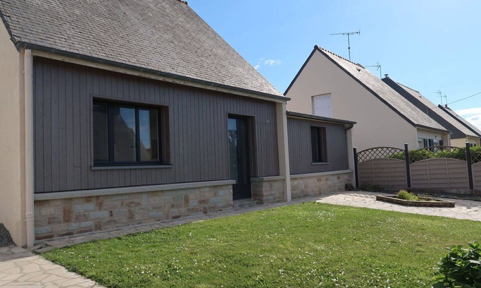 Matignon House | Beautiful private villa for 4 guests with TV, terrace, pets allowed and parking