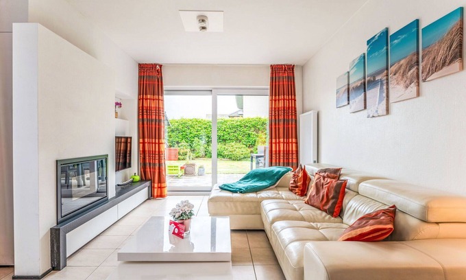 Zandvoorde Villa | Beautiful private villa for 4 guests with WIFI, TV and parking
