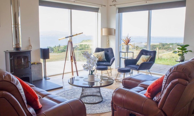 Stein House | Beautiful private villa for 6 guests with WIFI, TV, terrace, pets allowed and parking