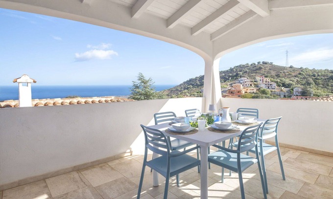 San Lorenzo House | Beautiful private villa for 7 guests with WIFI, A/C, private pool, TV, patio and parking