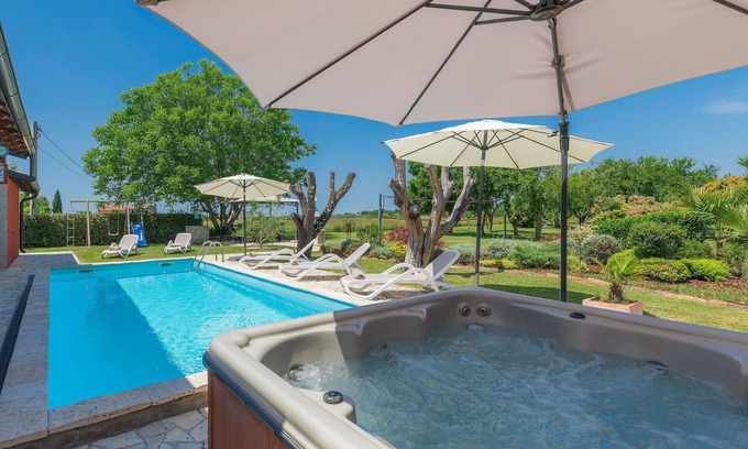 Kaldanija House | Beautiful private villa with A/C, hot tub, private pool, WIFI, TV, terrace, pets allowed and par.