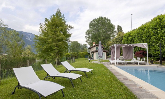 Cremignane Villa | Beautiful private villa with WIFI, A/C, private pool, TV, patio, pets allowed and parking