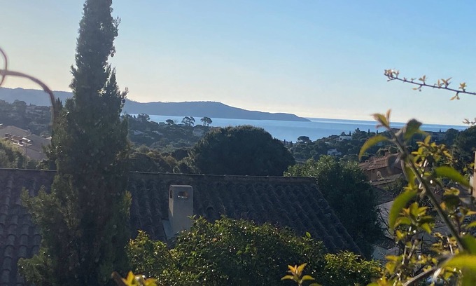 Cavalaire-sur-Mer Apartment | Beautiful, quiet apartment with sea view.