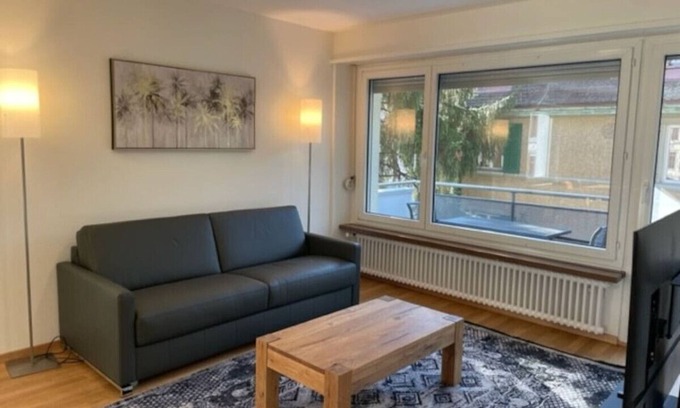Hirslanden Apartment | Beautiful, quite and very central 2BR flat (Sky6)
