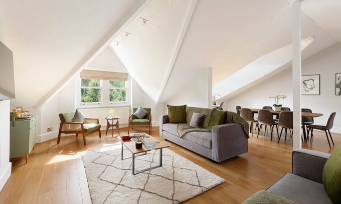 Primrose Hill Apartment | Beautiful Regents Park Apartment