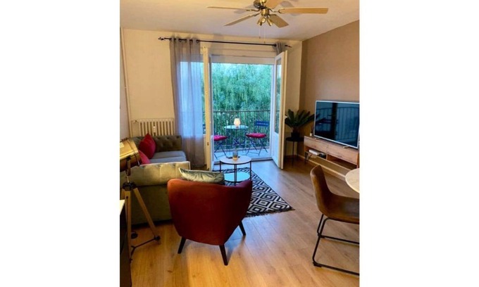 Limoges Apartment | Beautiful renovated apartment in town center