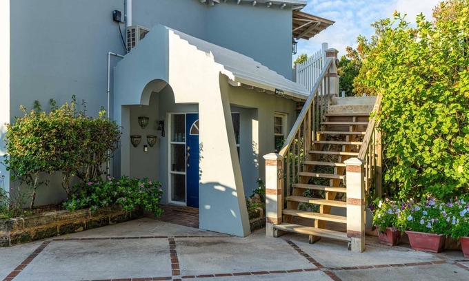 Mount Pleasant Apartment | Beautiful renovated large studio