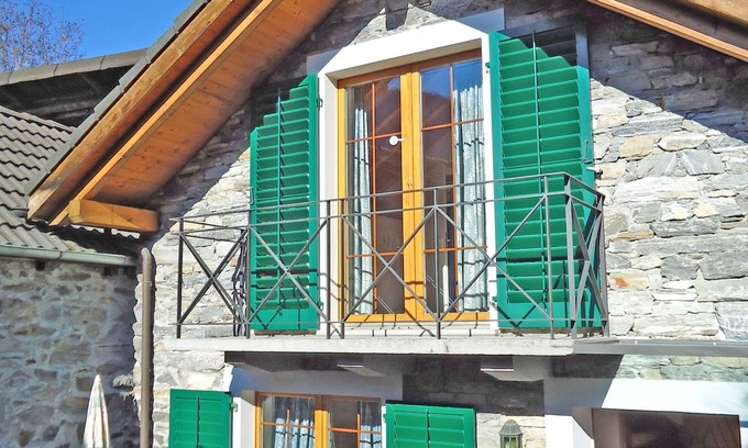 Gordevio House | Beautiful, renovated rustico in typical style at the entrance to the Maggia Valley