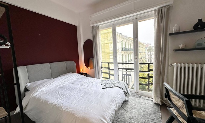 Thiers Apartment | Beautiful renovated studio carré d'or