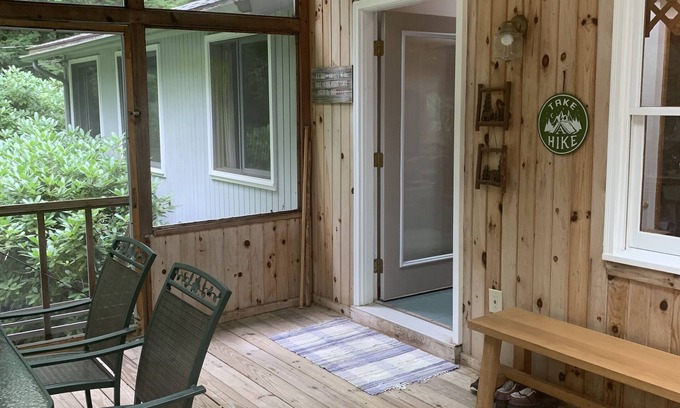 Tolland House | Beautiful retreat in a lake community to the enjoy the summer season.