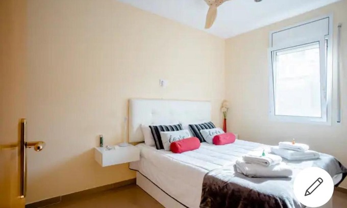 Angles Bed & Breakfast | BEAUTIFUL ROOM RIVER