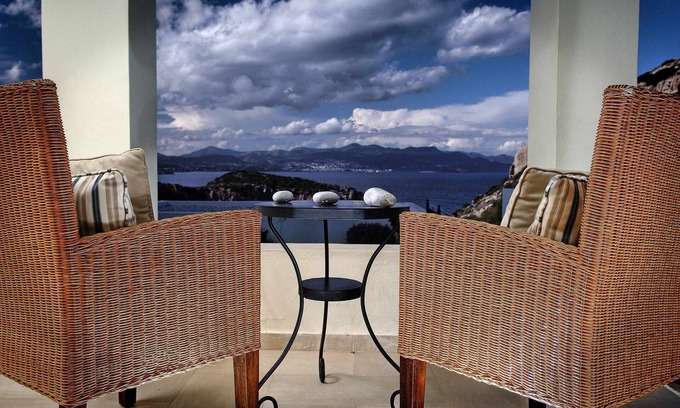 Istron Villa | Beautiful seaview villa with private sea water pool
