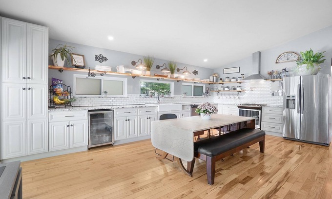 St. Peters House | Beautiful+Spacious+FencedYard🐕Grill+Patio+Walk2Park+27MileBikeTrail🚴‍♀️