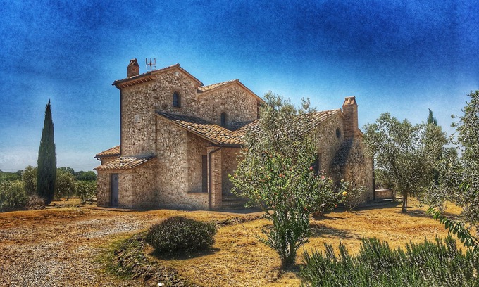 Amelia House | Beautiful stone country house - wine tours arranged