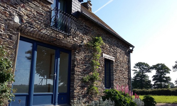 Ruffiac Cottage | Beautiful stone gite in rural Brittany