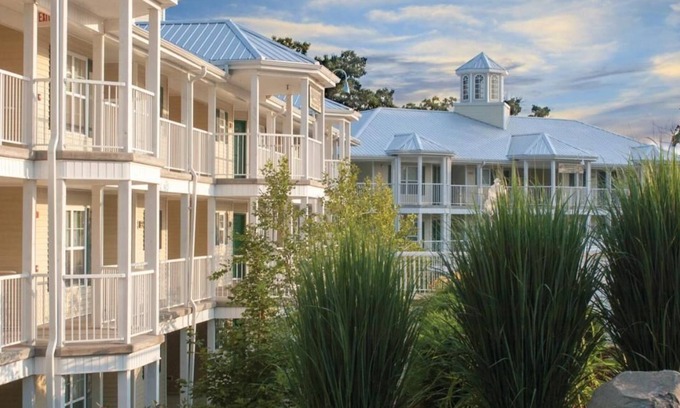 Sheridan Apartment | Beautiful Studio - Acqua Park - Great family fun!