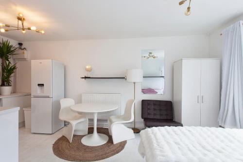 Haverstock Apartment | Beautiful studio Chalk Farm