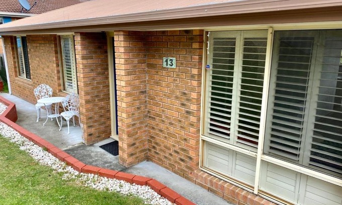 Lenah Valley Apartment | Beautiful Sunny house, 10 mins from Hobart City