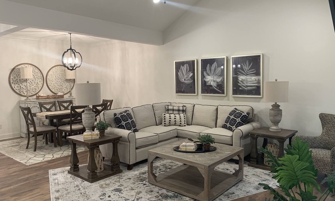 Ringgold House | Beautiful Town Home minutes from Chattanooga in beautiful Ringgold Georgia