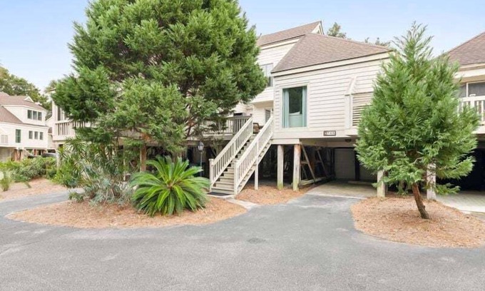 Seabrook Island Villa | Beautiful Updated Villa! Walk to Beach, Golf, Dining, Pools! Amenity Cards! Dog Friendly!