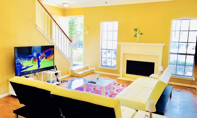 Far North Dallas House | BEAUTIFUL UPDATED 2bd/2.5ba GATED TOWNHOME! + POOL & LAKESIDE LIVING!