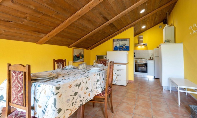San Damiano dʼAsti Villa | Beautiful villa for 5 people with pool, WIFI, TV, patio, pets allowed, panoramic view and parking