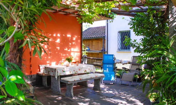 Gordola House | Beautiful villa for 3 guests with WIFI, TV, patio, pets allowed and parking