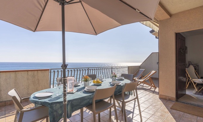 Marina di Andora Villa | Beautiful villa for 9 guests with WIFI, terrace, pets allowed and parking