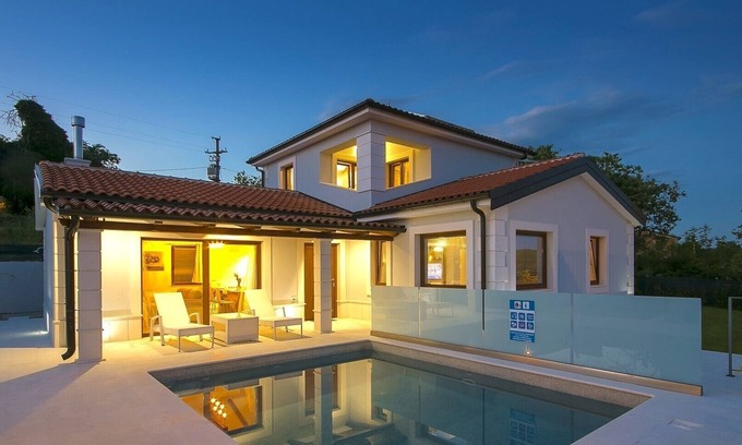 Nova Vas Villa | Beautiful Villa Gloria Vita with pool and jacuzzi