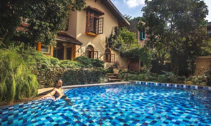Pita Kotte Villa | Beautiful villa in Colombo with a large pool