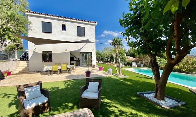 Les Olives Villa | Beautiful Villa Moderne in Marseille close to all tourist attractions