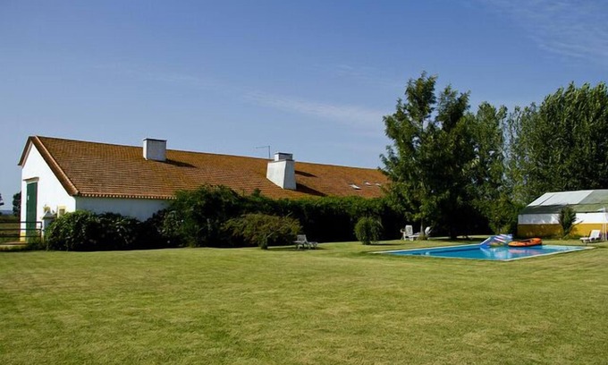 Almeirim Cottage | Beautiful Villa on a Farm with Private Pool