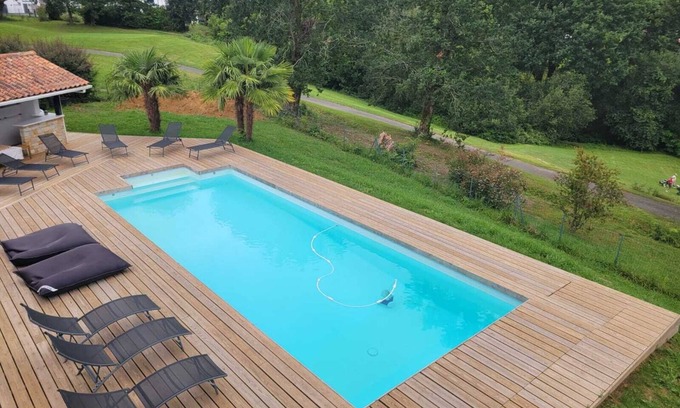 Bassussarry House | Beautiful villa with heated pool near Biarritz