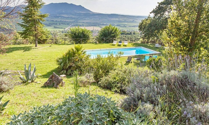 Forano Villa | Beautiful Villa with Swimming Pool and Large Garden in Sabina close to Rome