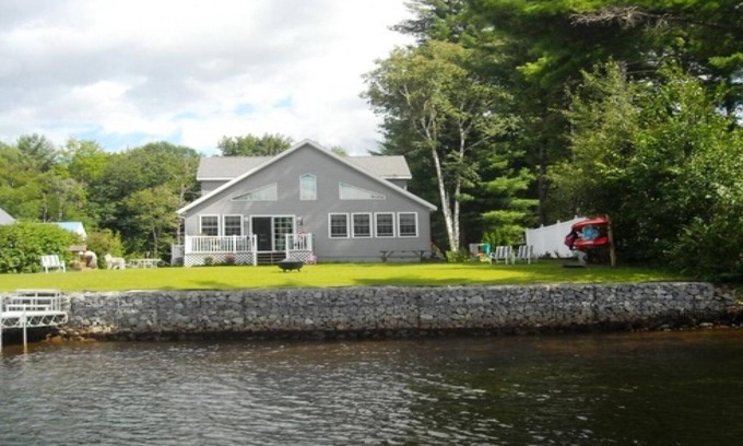 Lake Luzerne House | Beautiful Waterfront - Skiing/Snowboarding/Snow Mobile near house